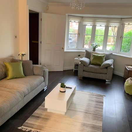 Spacious And Amazing 4 Bedroom Detached House Manchester Zewnętrze zdjęcie