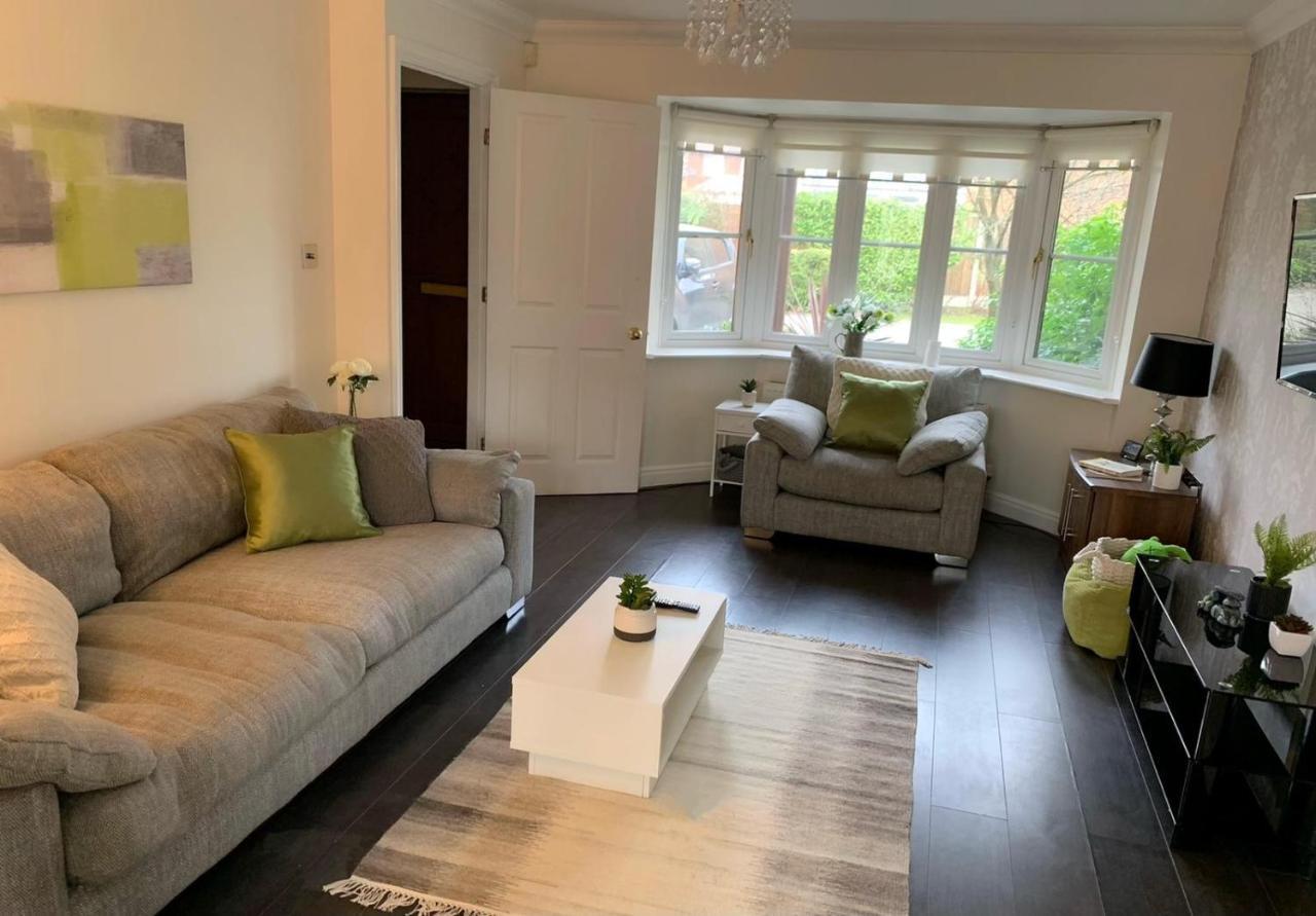 Spacious And Amazing 4 Bedroom Detached House Manchester Zewnętrze zdjęcie
