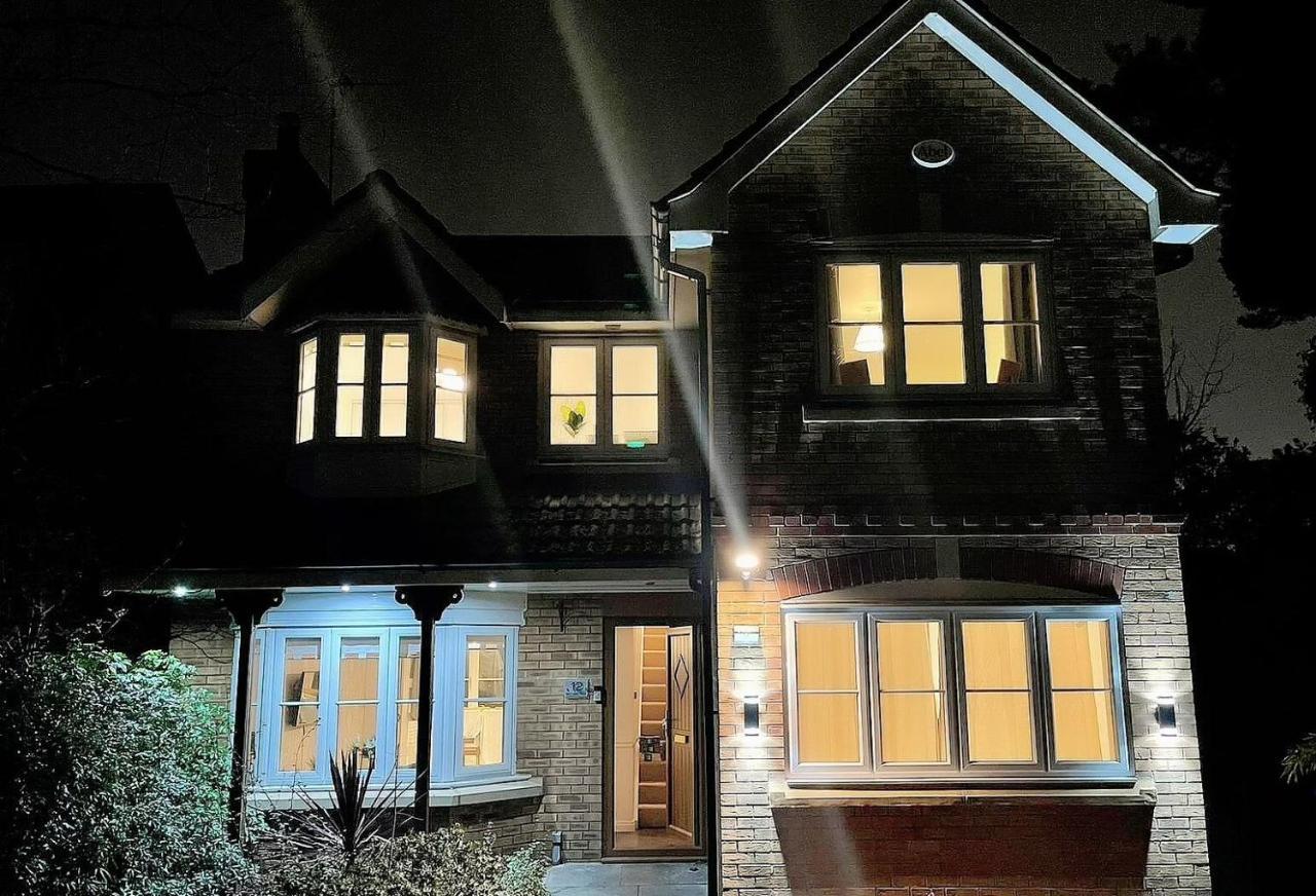 Spacious And Amazing 4 Bedroom Detached House Manchester Zewnętrze zdjęcie