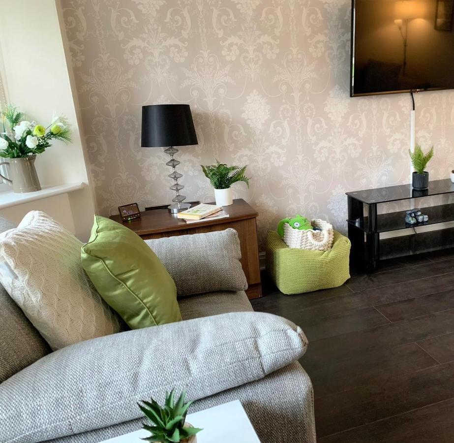 Spacious And Amazing 4 Bedroom Detached House Manchester Zewnętrze zdjęcie