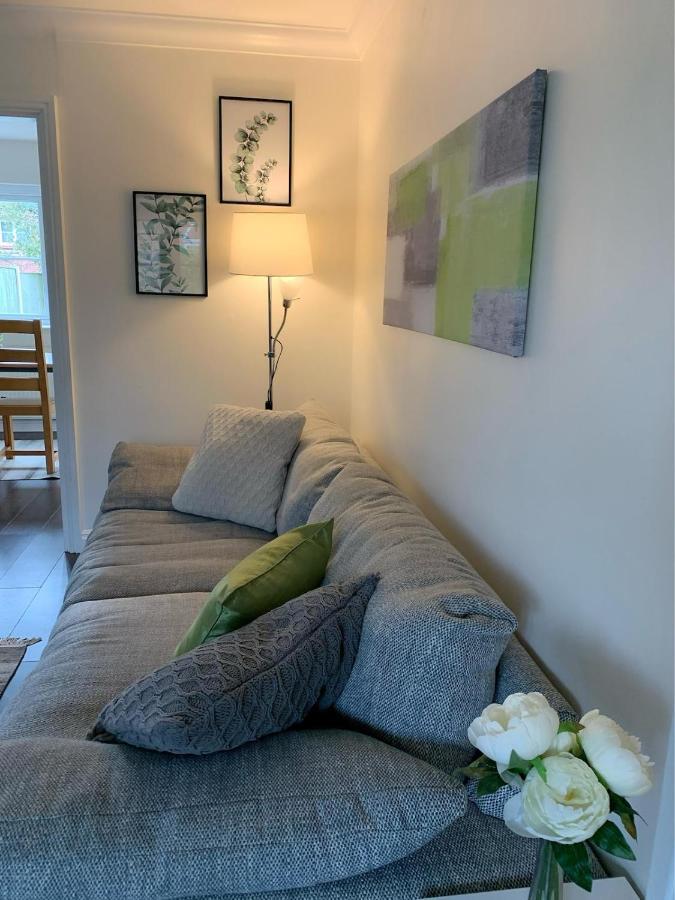 Spacious And Amazing 4 Bedroom Detached House Manchester Zewnętrze zdjęcie